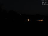 03 : 32