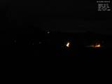 03 : 32