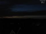 03 : 32