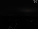 03 : 00