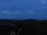 22 : 00
