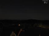 02 : 00
