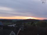 06 : 10