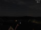 22 : 00