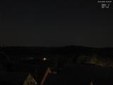 03 : 00