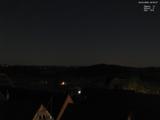 22 : 00