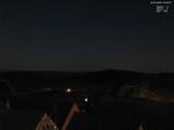 03 : 00