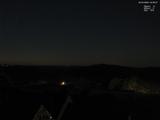 04 : 00