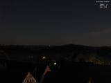 22 : 00