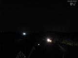 22 : 00