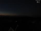 03 : 00
