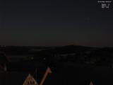 03 : 04