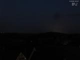 22 : 00