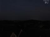 22 : 00