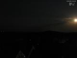23 : 04