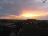 06 : 00