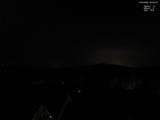 23 : 00