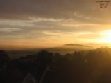 07 : 00