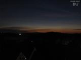 05 : 32